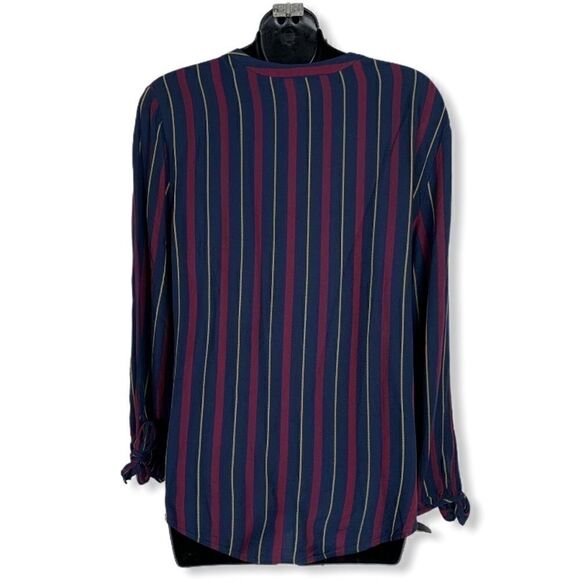 Rw&co Crossover Blouse - Picture 2 of 9